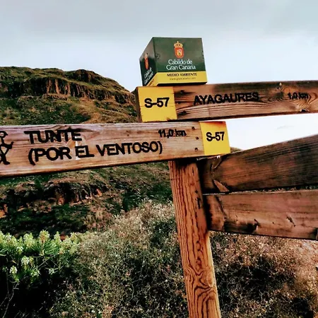 Δωμάτια σε οικογενειακή κατοικία Friends'bed-room In Quiet Montain - Swimming Pool, Jacuzzi, Tv Outdoor - La Lezardiere