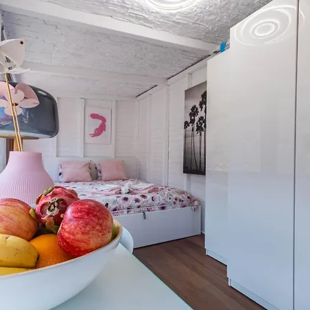 Friends'bed-room In Quiet Montain - Swimming Pool, Jacuzzi, Tv Outdoor - La Lezardiere *