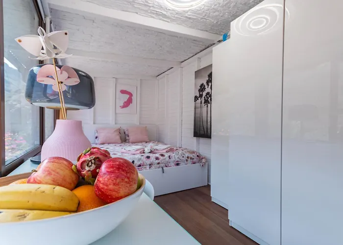 Friends'bed-room In Quiet Montain - Swimming Pool, Jacuzzi, Tv Outdoor - La Lezardiere *