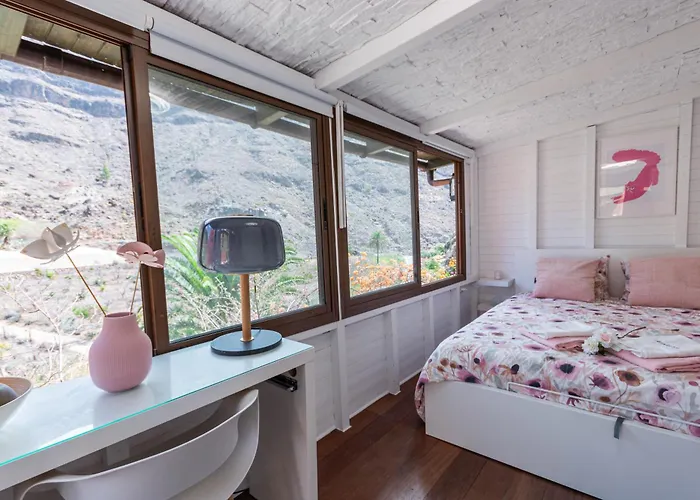 Habitación en casa particular Friends'bed-room In Quiet Montain - Swimming Pool, Jacuzzi, Tv Outdoor - La Lezardiere